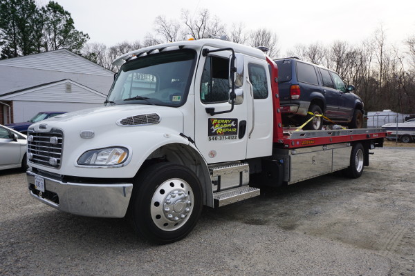 white tow truck